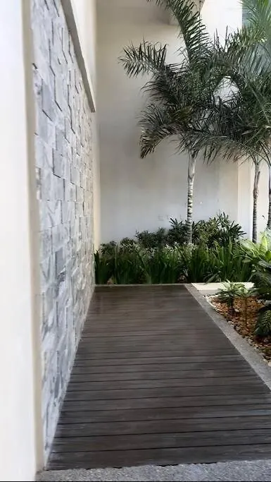 Uptown Bliss-Modern 1Br Condo With Balcony In Bgc Manila Apartment