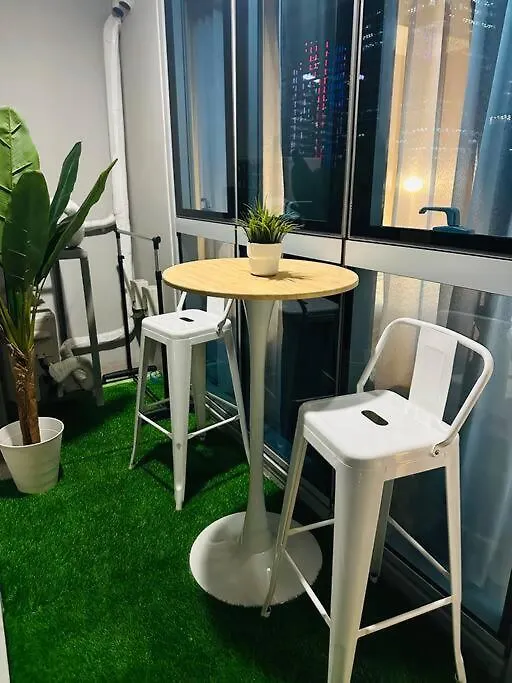 Uptown Bliss-Modern 1Br Condo With Balcony In Bgc Manila